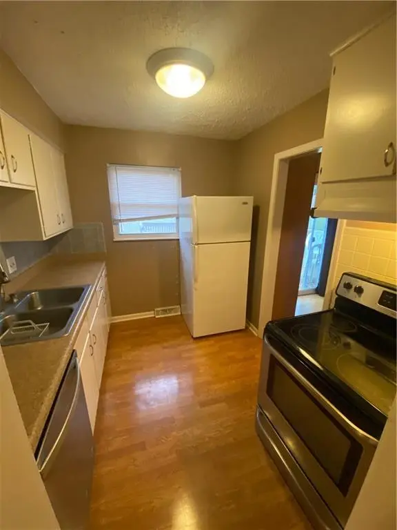 1516 SE Abbey ST, Blue Springs, MO 64014
