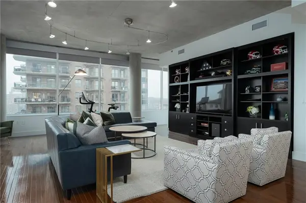 4646 Broadway BLVD #5S, Kansas City, MO 64112