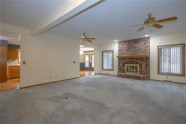 1406 Jill LN, Excelsior Springs, MO 64024