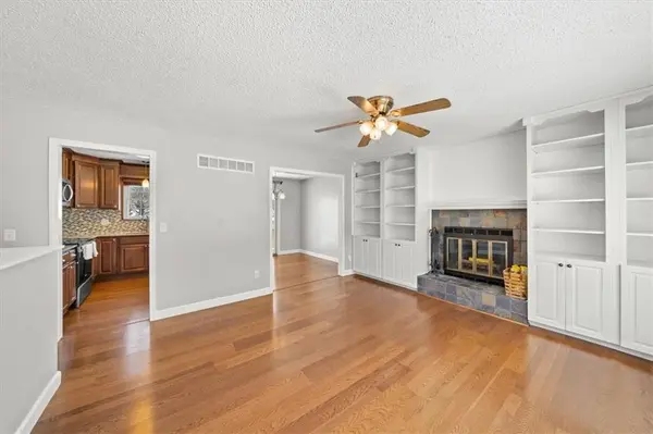 5141 Walmer ST, Mission, KS 66202