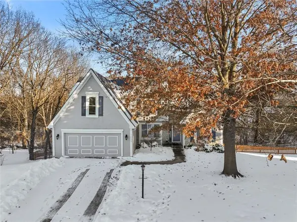 1029 Wellington DR, Leavenworth, KS 66048
