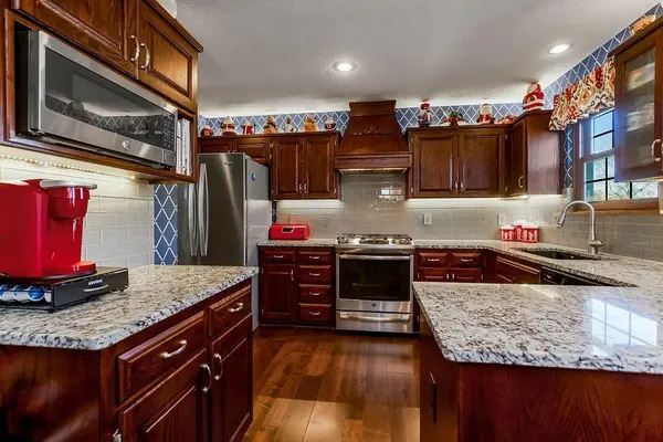 7416 W 155th TER Overland Park, KS 66223