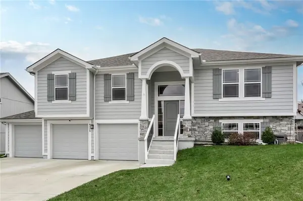 6115 NE 119th TER, Kansas City, MO 64156