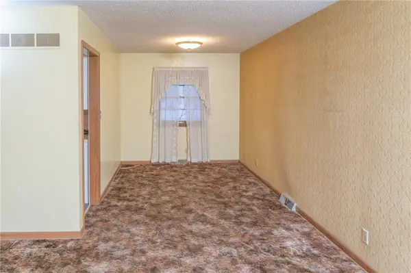 1909 S Lees Summit RD, Independence, MO 64050