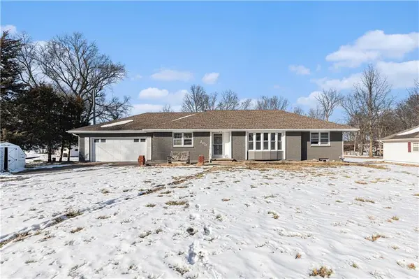 200 Kennedy DR, Gower, MO 64454