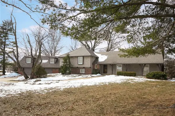 15328 Stearns ST, Overland Park, KS 66221