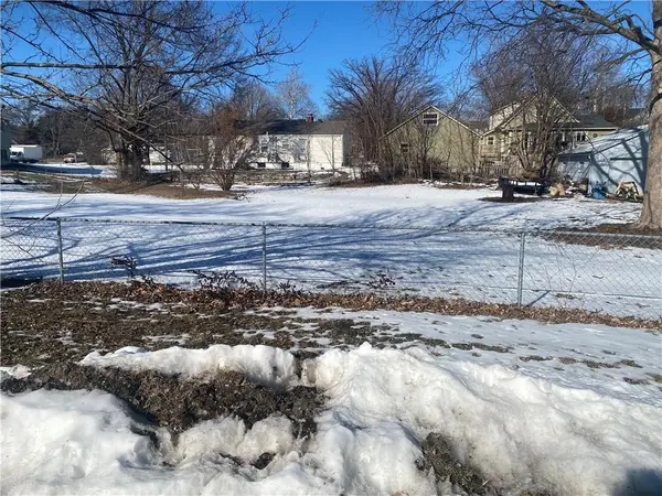 Thornton ST,  Liberty,  MO 64068