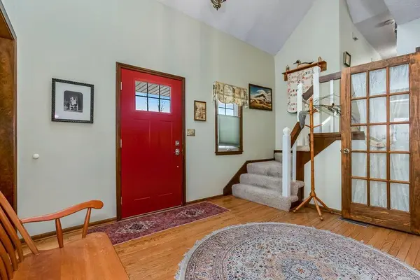 1600 E Frontier LN, Olathe, KS 66062