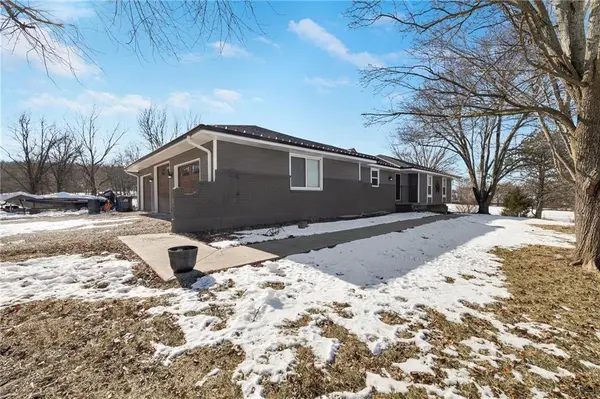 32103 E Ryan RD, Grain Valley, MO 64029