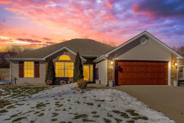 210 NW Willow CT, Grain Valley, MO 64029
