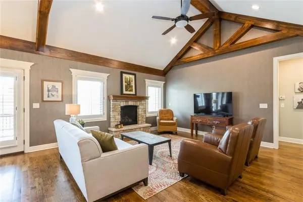 14744 Meadow LN, Leawood, KS 66224