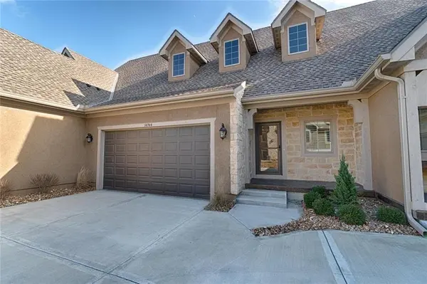 14744 Meadow LN, Leawood, KS 66224