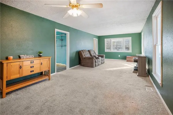 306 N 4th AVE, Laredo, MO 64652