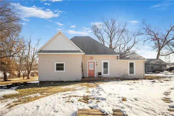 306 N 4th AVE, Laredo, MO 64652