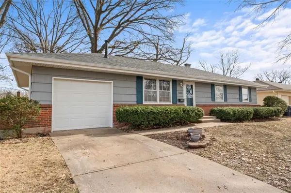 5009 N Michigan AVE, Kansas City, MO 64118