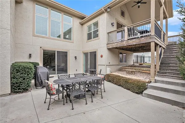 15713 Canterbury ST, Overland Park, KS 66224