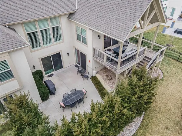 15713 Canterbury ST, Overland Park, KS 66224