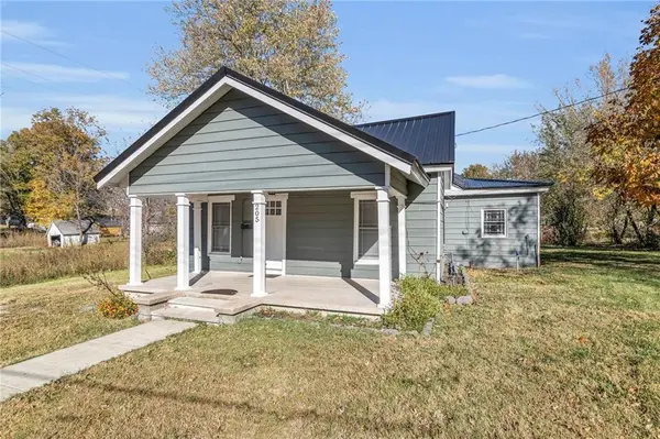 205 W Samuel ST, Hamilton, MO 64644