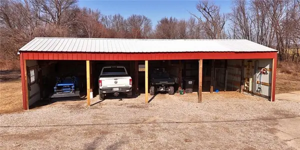 25248 E Duncan RD, Harwood, MO 65750
