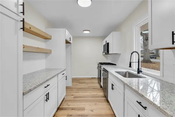 501 W 90th TER, Kansas City, MO 64114