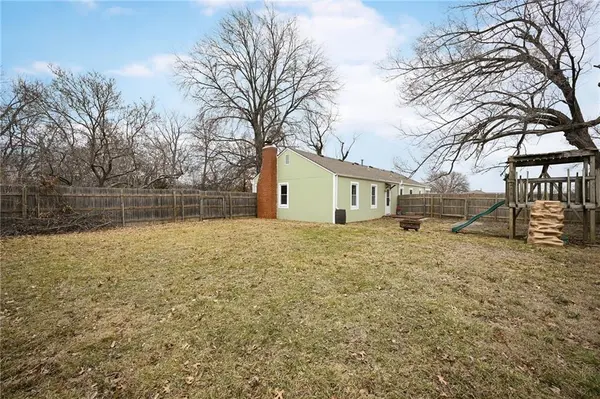 12507 Johnson DR, Shawnee, KS 66216
