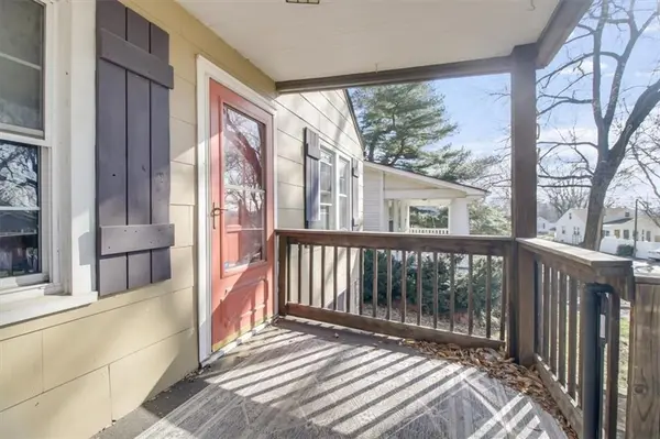 2014 E 26th AVE, North Kansas City, MO 64116