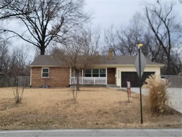 8242 Spring Valley RD, Raytown, MO 64138