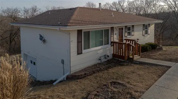 4 Cordell CIR, Excelsior Springs, MO 64024