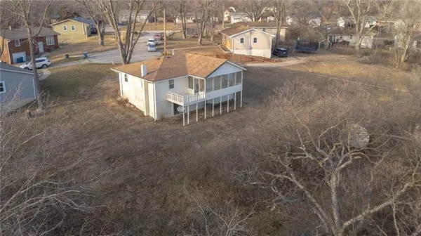 4 Cordell CIR, Excelsior Springs, MO 64024