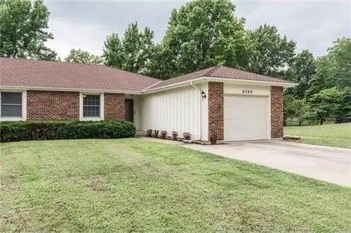 6204 Rene ST, Shawnee, KS 66216