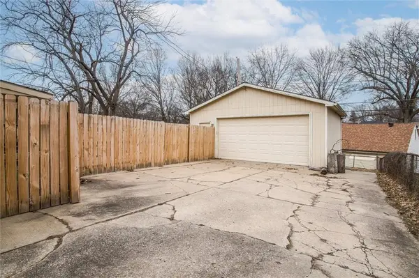 17206 E 6th Ter CT #N, Independence, MO 64056