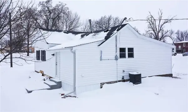 402 W 6th ST, Cameron, MO 64429