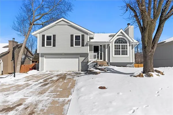 1462 NW Foxboro RD, Blue Springs, MO 64015