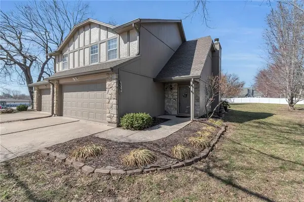 1307 NW Village DR #A, Blue Springs, MO 64015