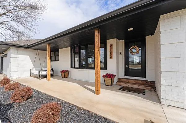 21355 Sunflower RD, Edgerton, KS 66021