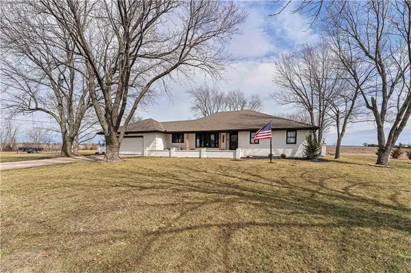 21355 Sunflower RD, Edgerton, KS 66021