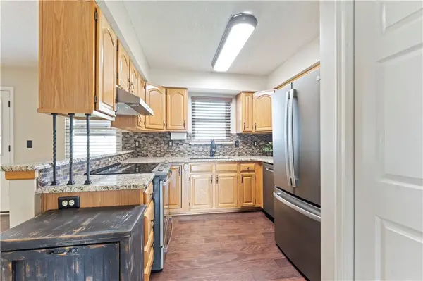 244 N Poplar DR, Gardner, KS 66030