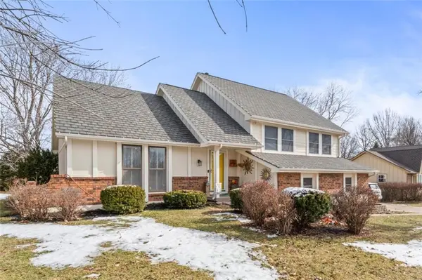 120 NW LAKEWOOD BLVD, Lee's Summit, MO 64064