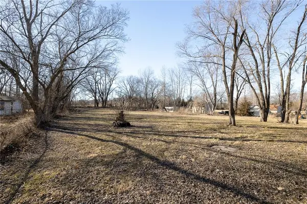 3328 S Selsa RD, Independence, MO 64057