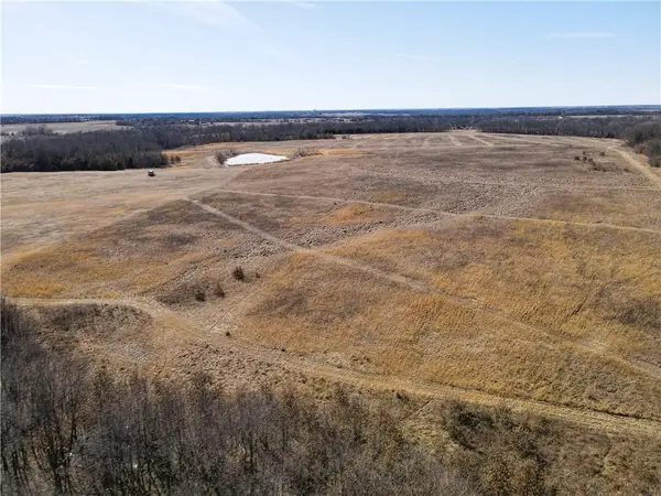 E 240th LN, Coffey, MO 64636