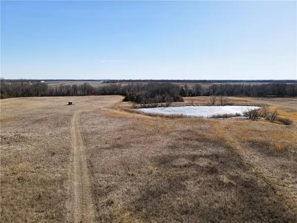 E 240th LN, Coffey, MO 64636