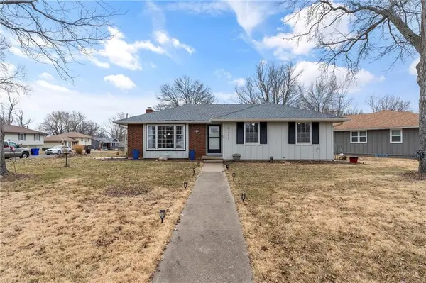8511 Oxford AVE, Raytown, MO 64138