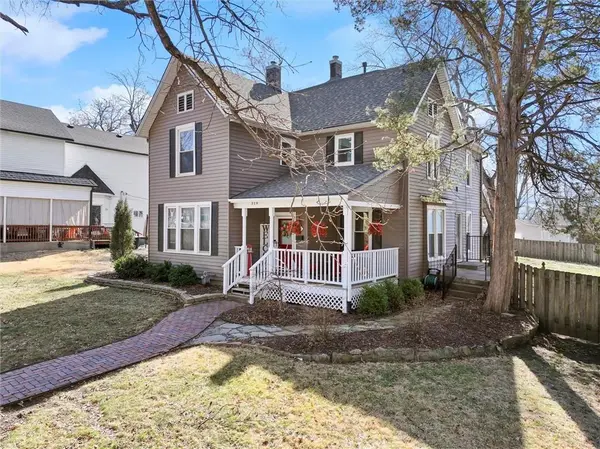 319 Vine ST, Leavenworth, KS 66048