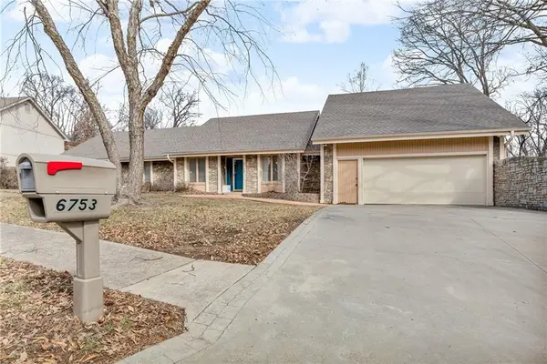 6753 N Park AVE, Gladstone, MO 64118