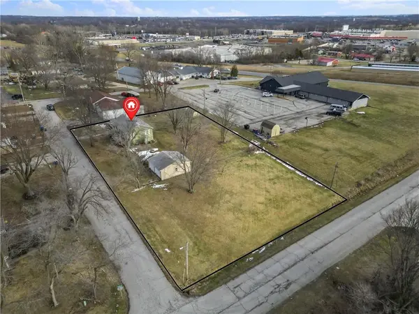 215 Southside CT, Excelsior Springs, MO 64024