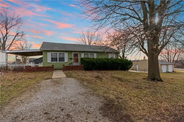 215 Southside CT,  Excelsior Springs,  MO 64024