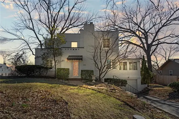 4131 NW Cedar LN, Kansas City, MO 64116