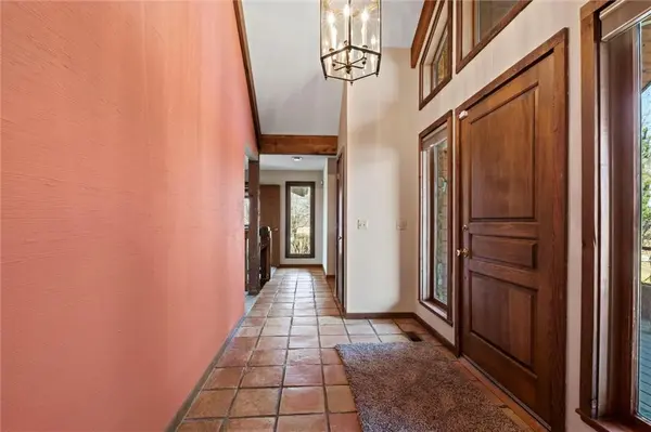 1251 E 1900 RD, Lawrence, KS 66046