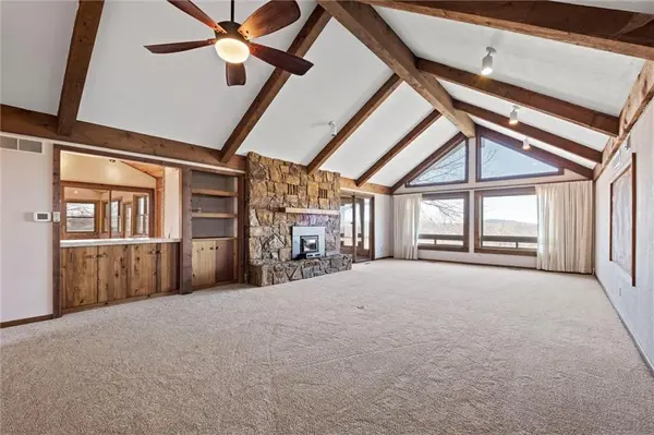 1251 E 1900 RD, Lawrence, KS 66046