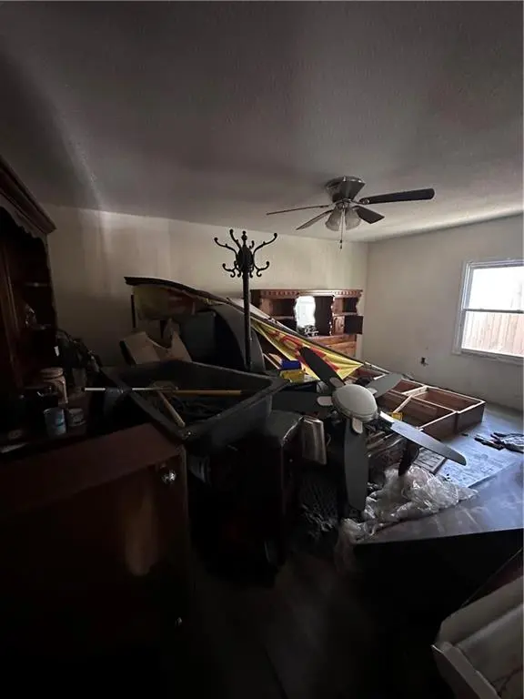 2104 E 24th TER, Kansas City, MO 64127